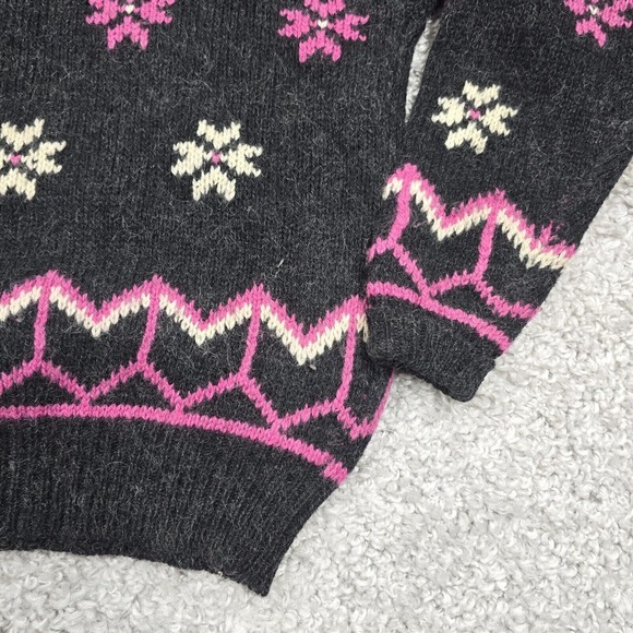 Vtg Woolrich Sweater Womens M Black Pink Snowflakes Wool Mohair Cabin Cottage - Picture 2 of 9